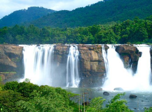 Athirapally_falls_in_Thrissur